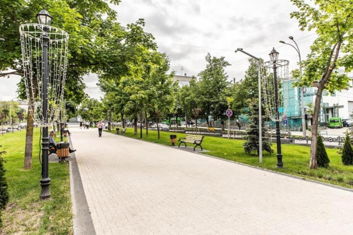 Lia*S Deluxe Apartment In The Center Chisinau Bagian luar foto